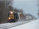 CSX 8619 on M560